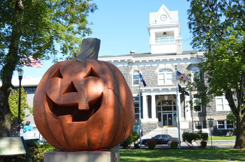 In+honor+of+Disneys+wildly+popular+spooky+movie+franchise%2C+HalloweenTown%2C+St.+Helens%2C+Oregon+puts+a+giant+pumpkin+right+infront+of+city+hall.+