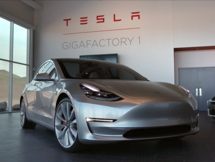 Autonomous+robot+struck+by+self+driving+Tesla