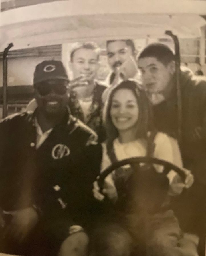 Heres Leslie back in 2001, goofing off with campus supervisor Andre Roberson and a few other friends.