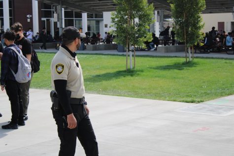 New lunch perimeter has security officers keeping students within the boundaries of the Cafetorium.
