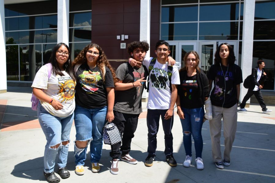 Spirit Week found CHS students wearing their favorite music artist shirts. A bunch of kids are bringing back the likes of classic bands like Nirvana and Sublime.