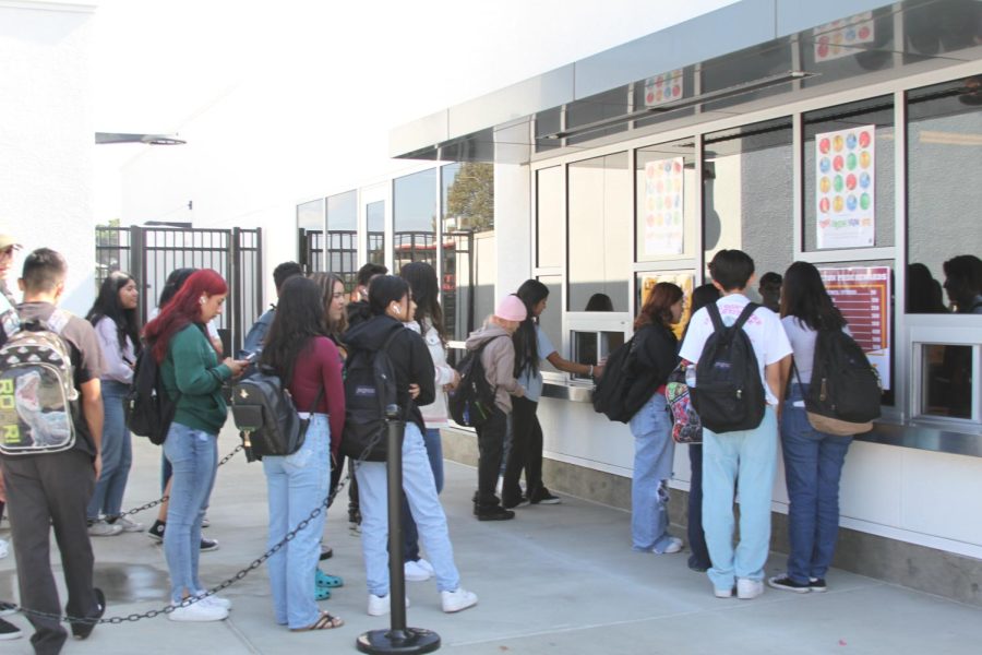 Students lined up outside the Cafetorium windows on Oct. 17 to purchase lunchtime snacks at the opening of the CHS Student Store.