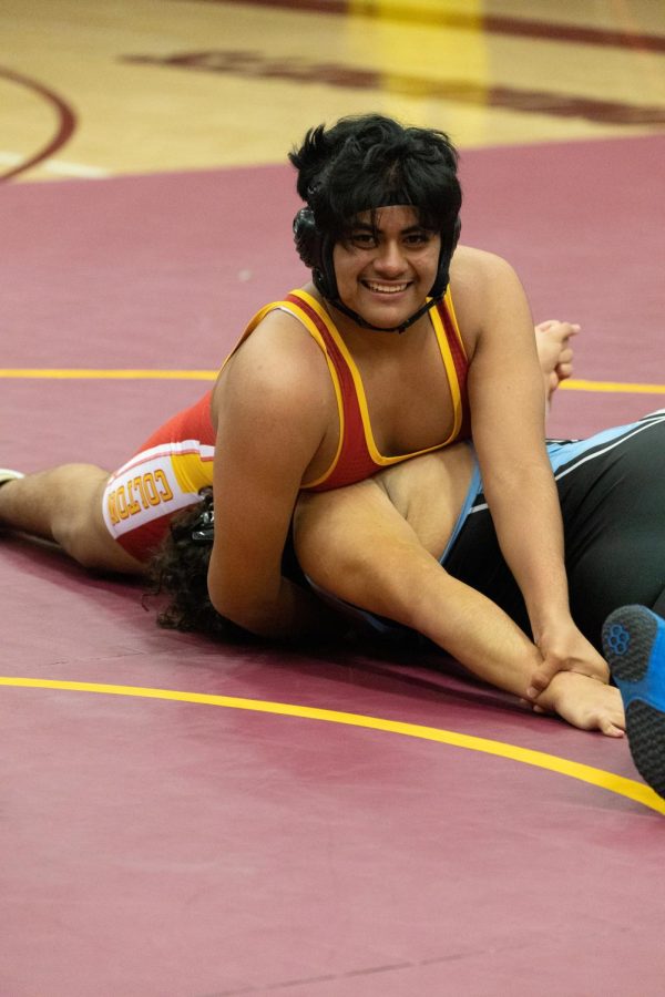 Santino Zamora knows he has the victory as he puts the pin on San Gs Derrick Santoyo in the first round.