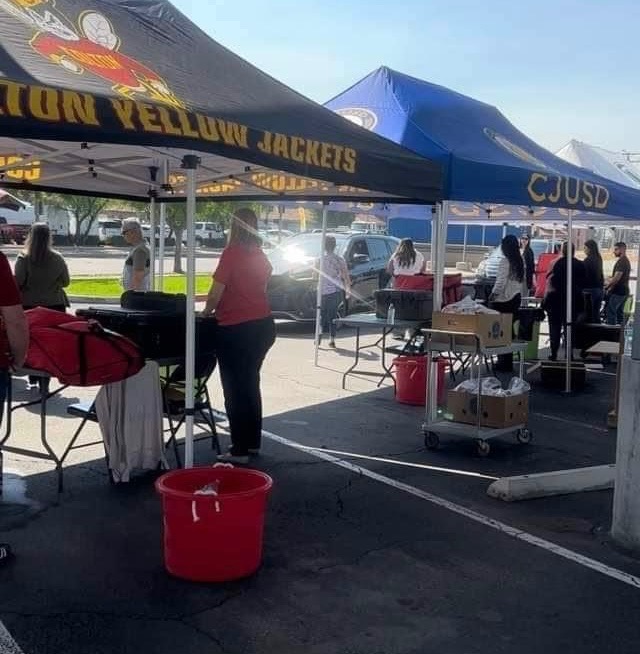 Joe Baca Middle School distributes meals for CJUSD students who need the support.