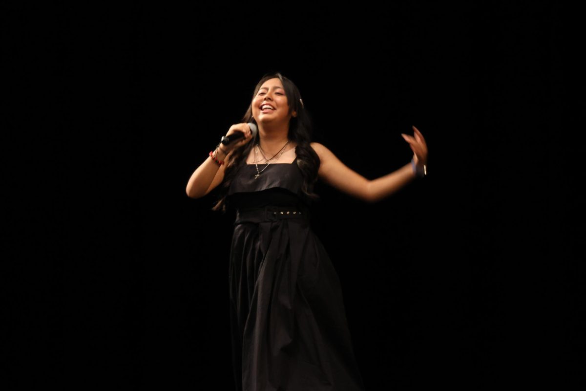 Melissa Alvarez Performs