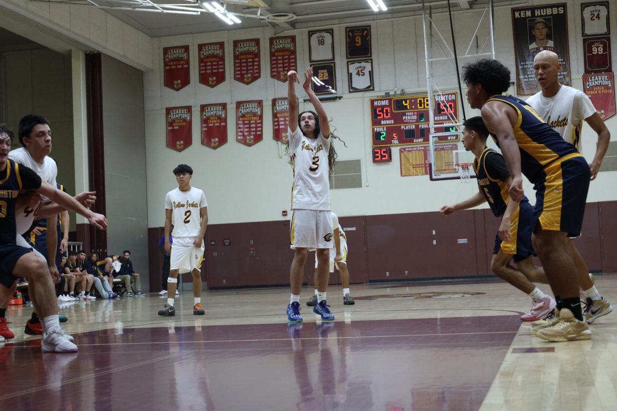 Andres Elenes hits go ahead free throw late in the game to put Colton back in the lead against Bloomington.